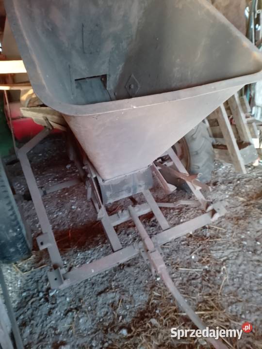 Rozsiewacz kos do nawozu Lututów