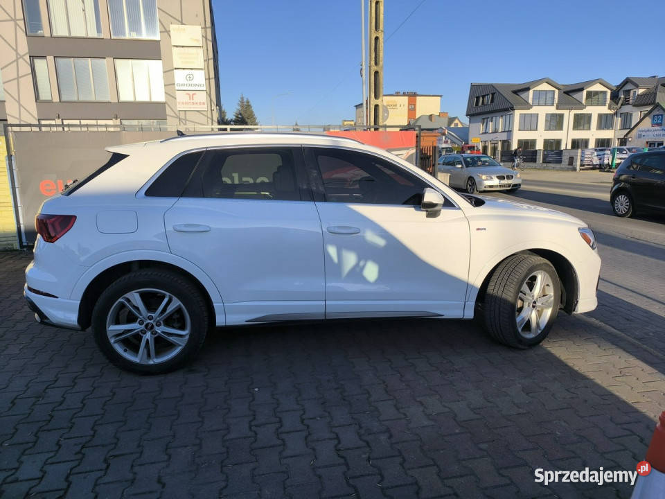 Audi Q3 20 TFSi 245 Sline Quattro Kamera Navi światła do jazdy dziennej Łuków