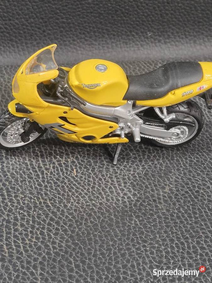 kolekcjonerski model motocykla Triumph TT600 Modelarstwo Poddębice