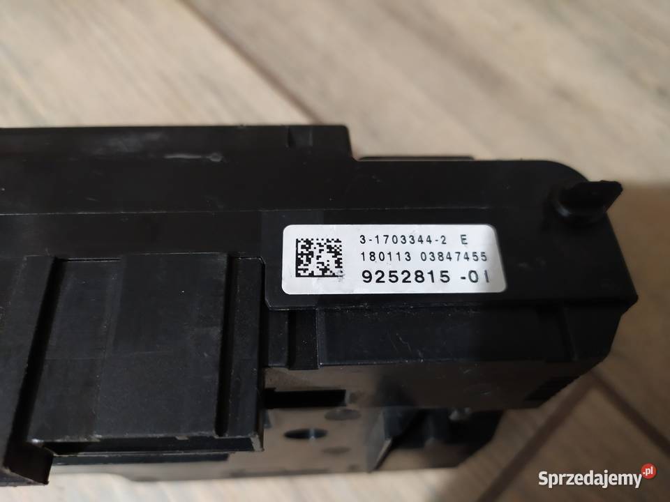 Skrzynka bezpieczników BMW F11 F10 925281501 osobowe Części