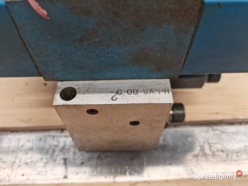 Blok zaworowy skrętu kół JCB 537135 sprzedam