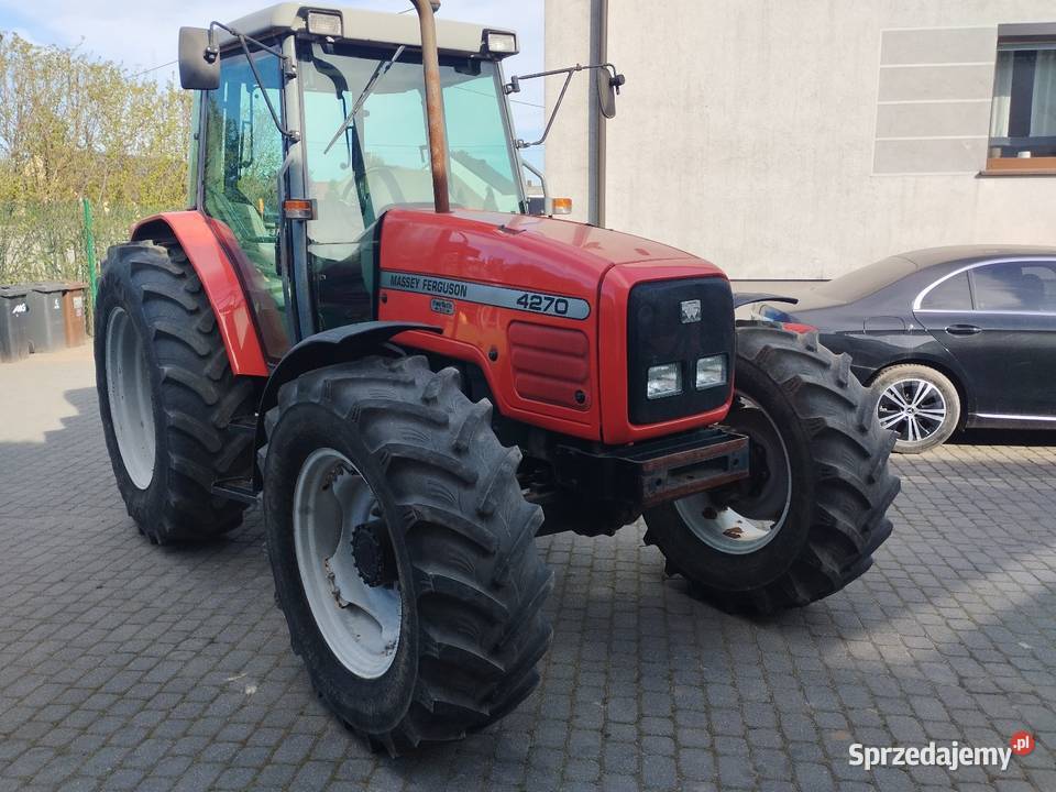 Ciągnik Massey Ferguson 4270