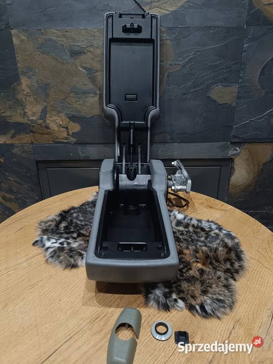 Podłokietnik schowek Mercedes w124 Mercedes c124 zachodniopomorskie Biały Bór