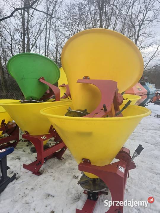Rozsiewacz do nawozu 200500l DemarolStrumyk Rozsiewacze nawozów Zawichost sprzedam