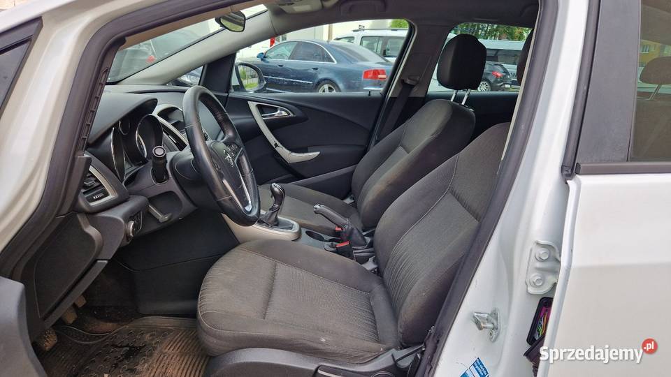 OPEL ASTRA J 14 benzyna 140000km sprzedam