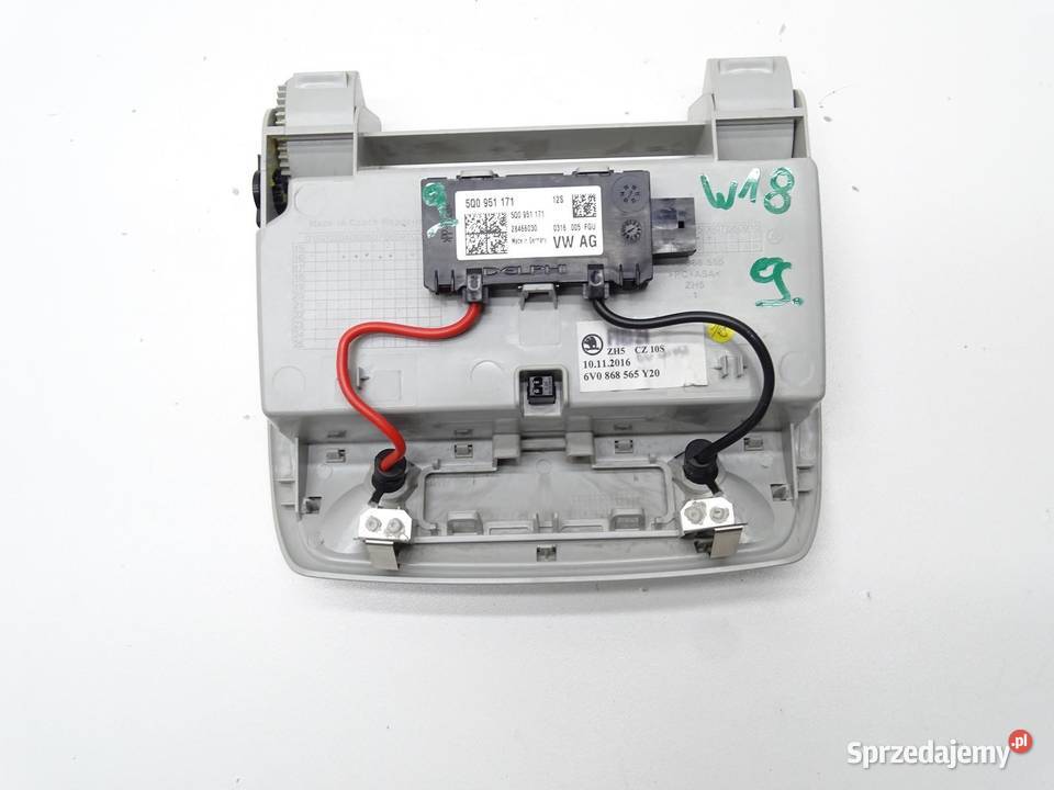 SCHOWEK PODSUFITKI NA OKULARY 6V0868565 SKODA