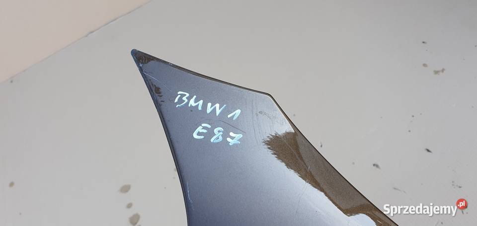 BMW 1 E87 BŁOTNIK PRAWY PRZÓD Części samochodowe Bieleń