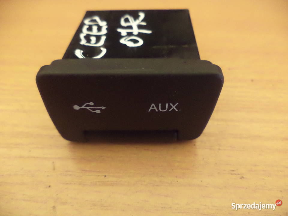 KIA CEED 2007 WEJSCIE WYJSCIE AUX IPOD GNIAZDO osobowe wielkopolskie