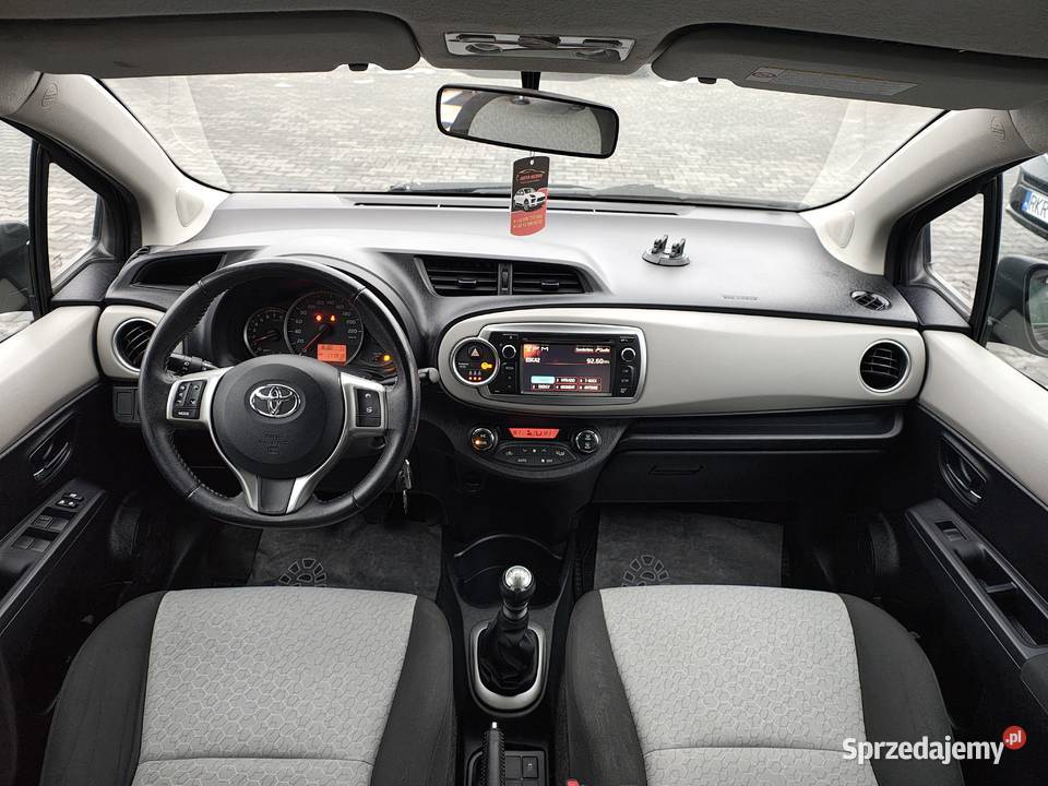 TOYOTA YARIS 13BENZYNA Kamera Cofania Zadbana benzyna Zarszyn