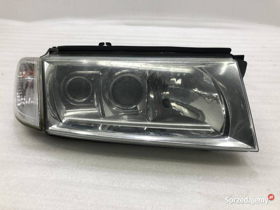 LAMPA PRAWY PRZÓD 1U1941016G XENON SKODA OCTAVIA