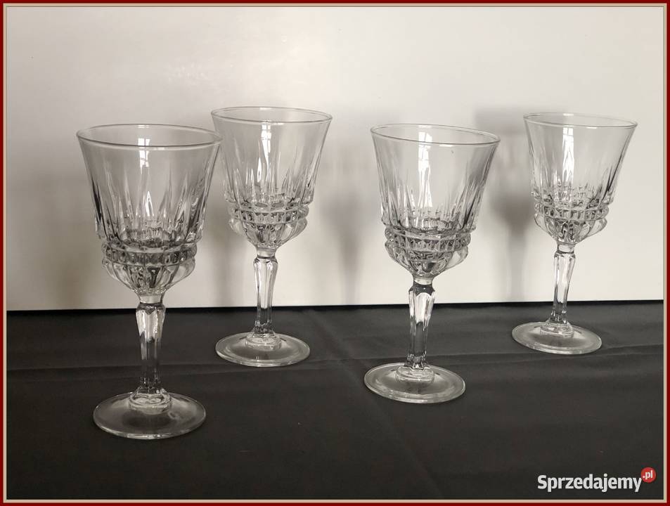 Sprzedam SZKLANE kieliszki PRL 4 sztuki