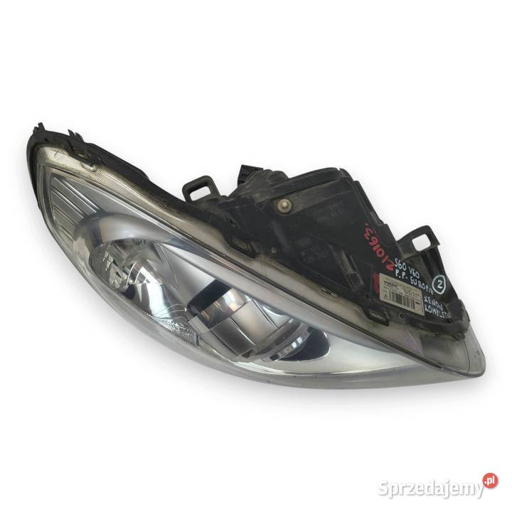 LAMPA PRAWA Volvo V60 S60 II XENON 20102013 osobowe Motoryzacja