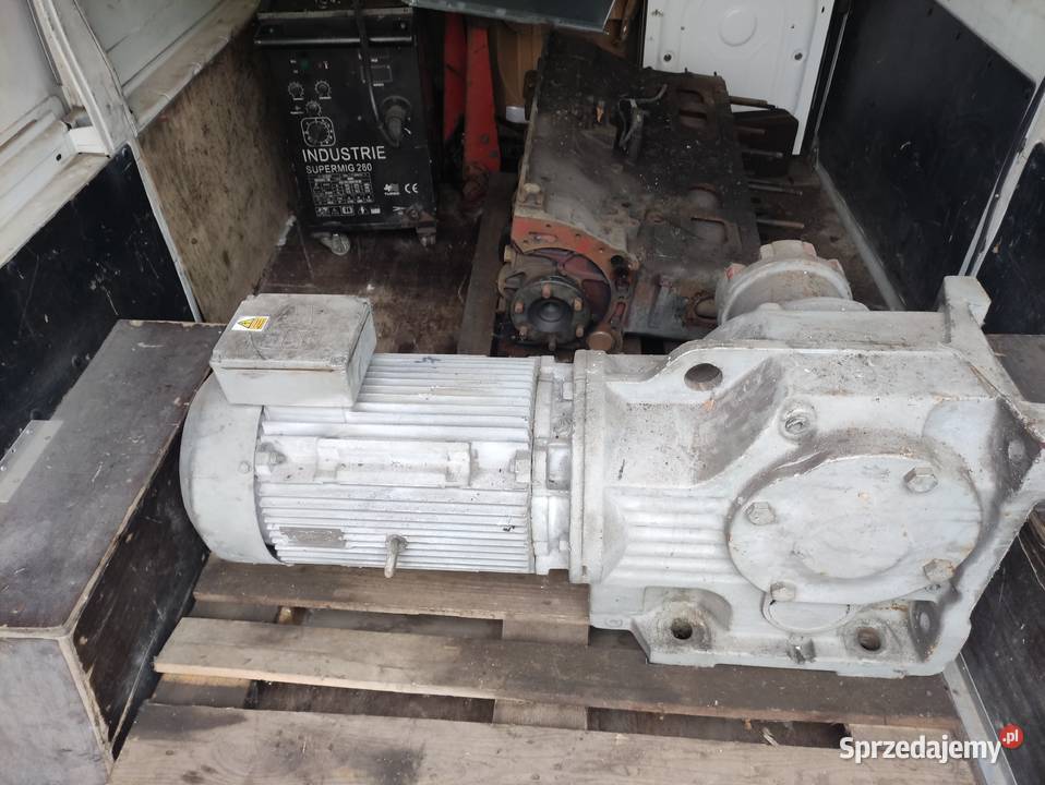 Motoreduktor 185kw 146545 obrmin Przekładnia Dąbrowa Górnicza