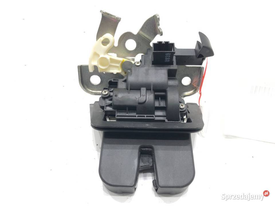 ZAMEK KLAPY TYŁ AUDI A4 B8 Kombi 0715 sprzedam