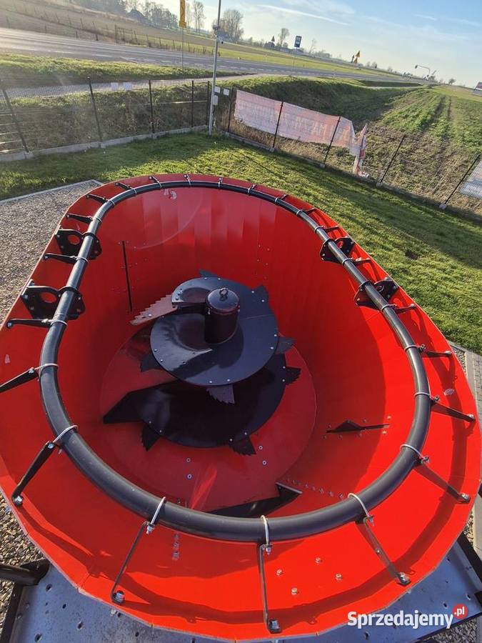 Wóz paszowy AGL 8m3 z tasmą z przodu paszowóz z Sierpc