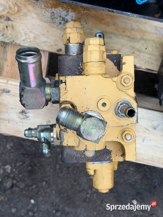 Rozdzielacz hydrauliczny trzysekcyjny HUSCO Antonie sprzedam