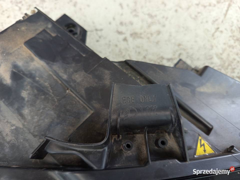 Reflektor prawy Audi a3 8v orginalny 12
