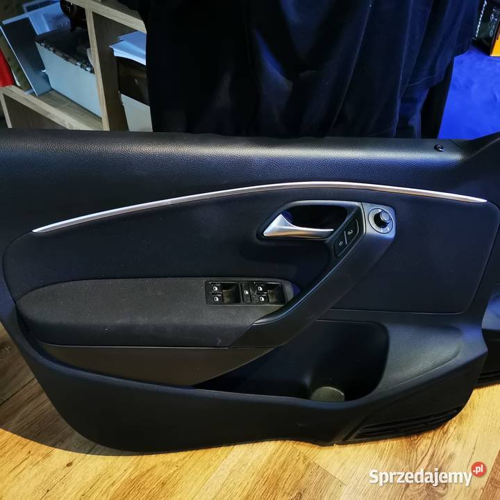 VW POLO 6r 14 tdi CUS 5 drzwi boczki tapicerka