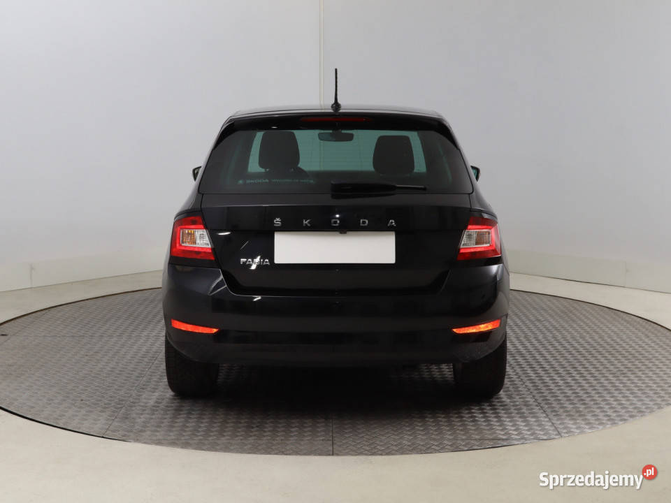 Skoda Fabia 10 TSI światła LED