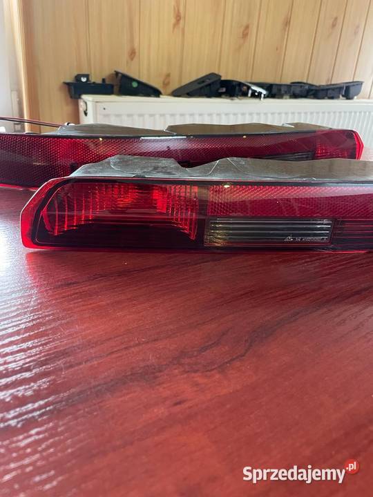 Prawa i lewa lampa tylna Audi q7 USA 4M0 945 096