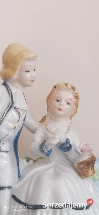 Figurka porcelanowa Pary Z koszyczkiem kwiatów Gdańsk
