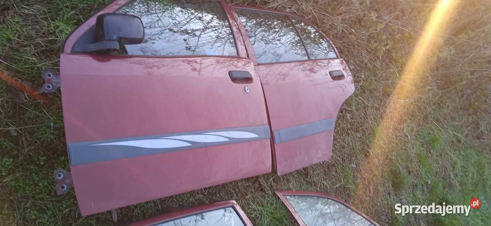Drzwi boczne Toyota Starlet P9 5drzwi prawe lewe osobowe sprzedam