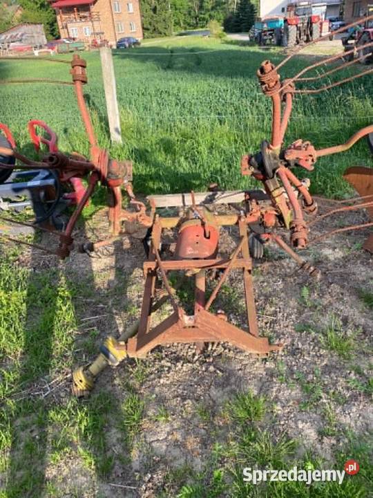 Przetrząsarka rozgrabiarka marki Fahr z wałkiem Błażowa