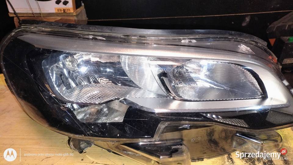 Lampa przednia prawa Peugeot 3 2017 expert prawe dolnośląskie Lubin