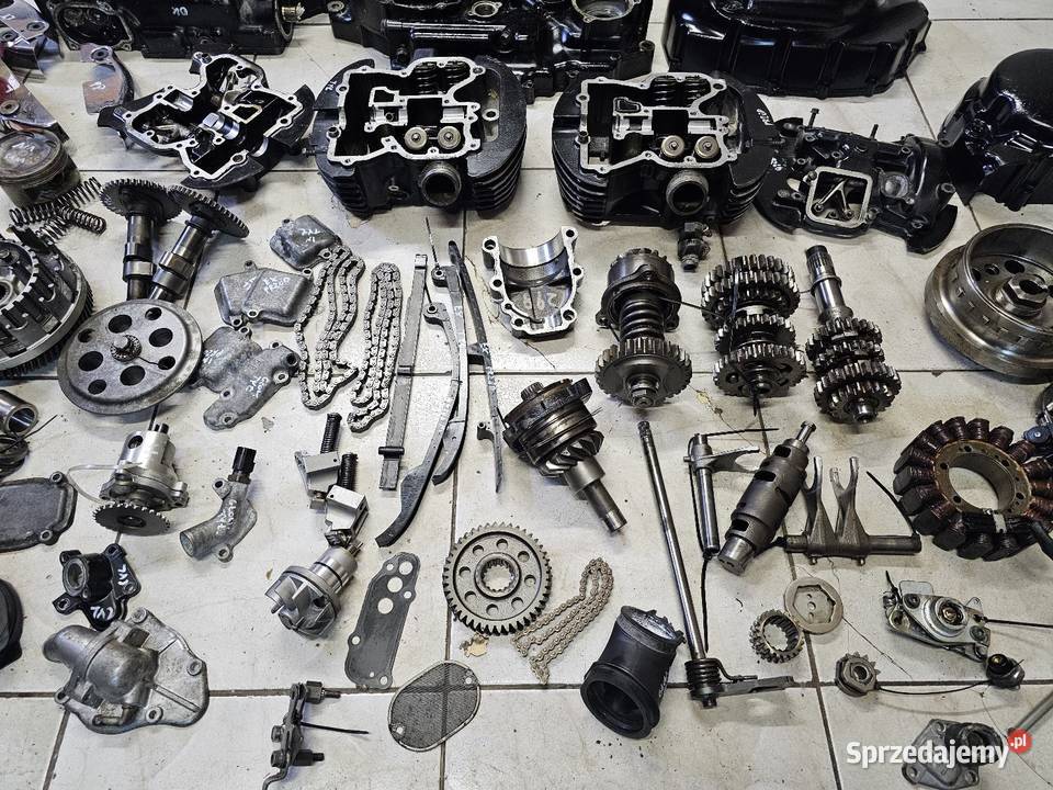 Suzuki VL 800 silnik części vl800 wałek kapa Jelenia Góra
