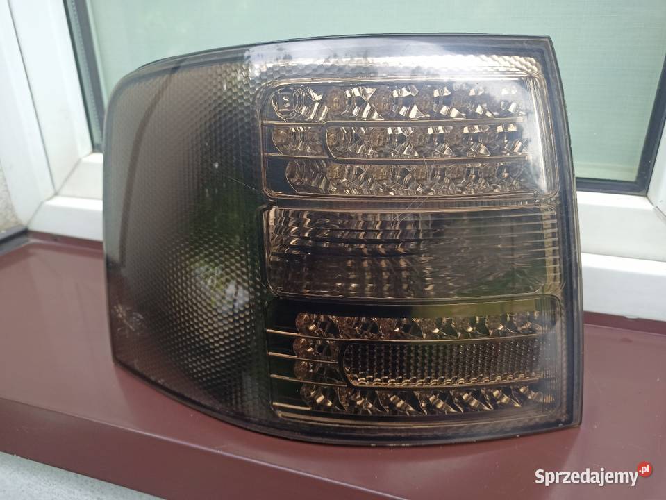Audi A6 C5 kombi Avant lampy tył tylne prawa osobowe Sieradz