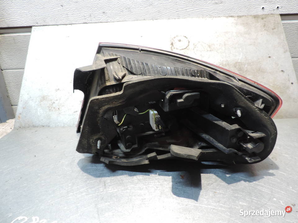 PEUGEOT 407 FL SEDAN LAMPA LEWA TYLNA osobowe