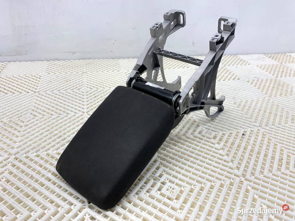 PODŁOKIETNIK AUDI A4 B9 Kombi 8W0864283A