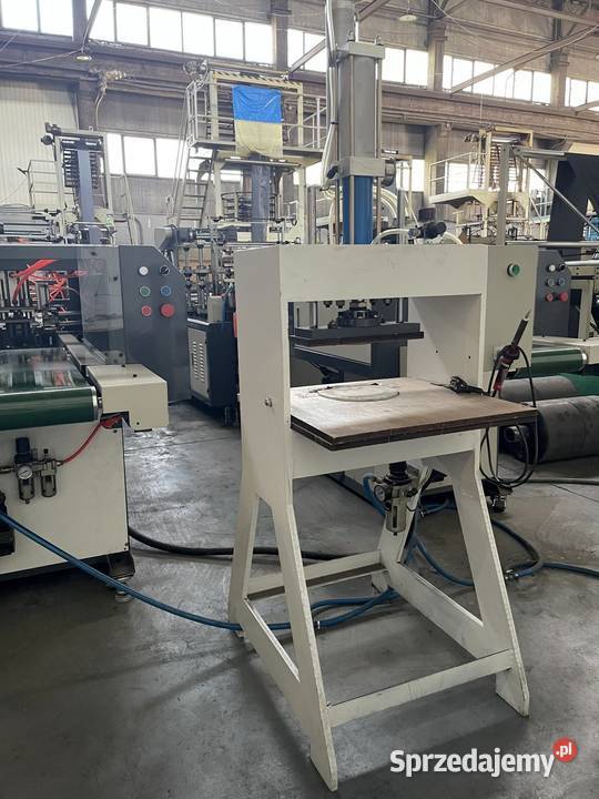 Linia do produkcji rękawic RUIAN QUEENSENSE Jelenia Góra