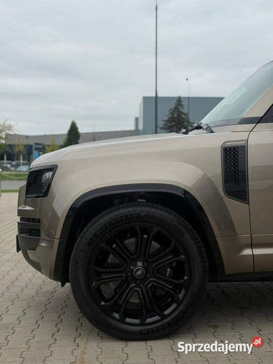 Land Rover Defender Defender 44P V8 635 AWD 110 złoty Łódź