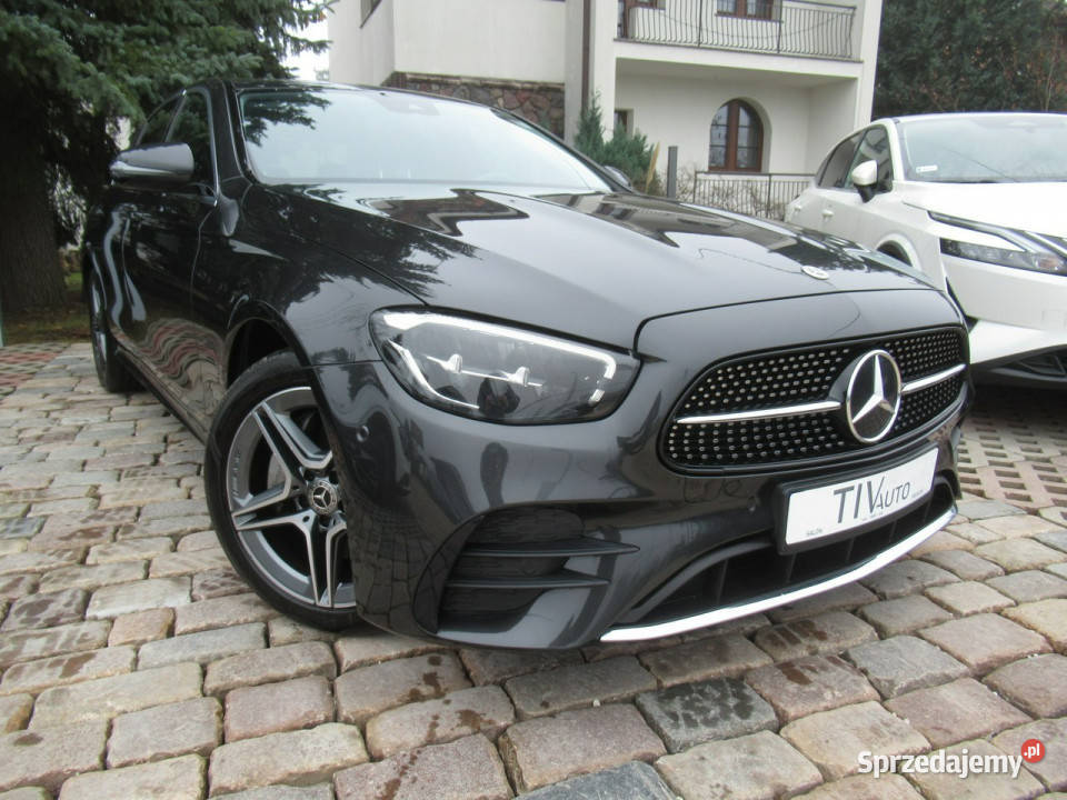 Mercedes E 220 BEZWYPADKOWY Pakiet AMG 4Matic garażowany Warszawa sprzedam