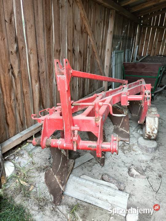 Pług zawieszany 4 skibowy nieuszkodzony