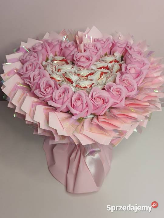 Bukiet serce z różami mydlanymi i Raffaello Czekolady i czekoladki Wrocław sprzedam