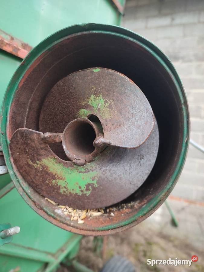 Rura wysypu wyładowcza kombajnu zbożowego marki Brzeziny