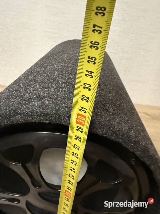 Fajny subek aktywny do auta gra elegancko