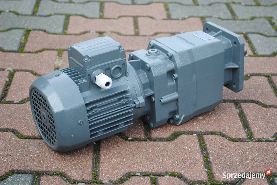 Motoreduktor kołnierzowy 018kw 14obrmin Kargowa
