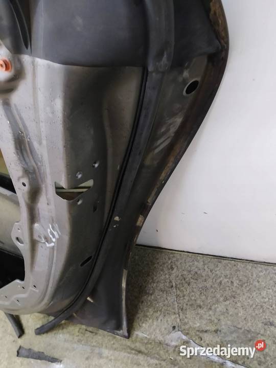 DRZWI PRAWE TYŁ W118 MercedesBenz CLAklasa II świętokrzyskie