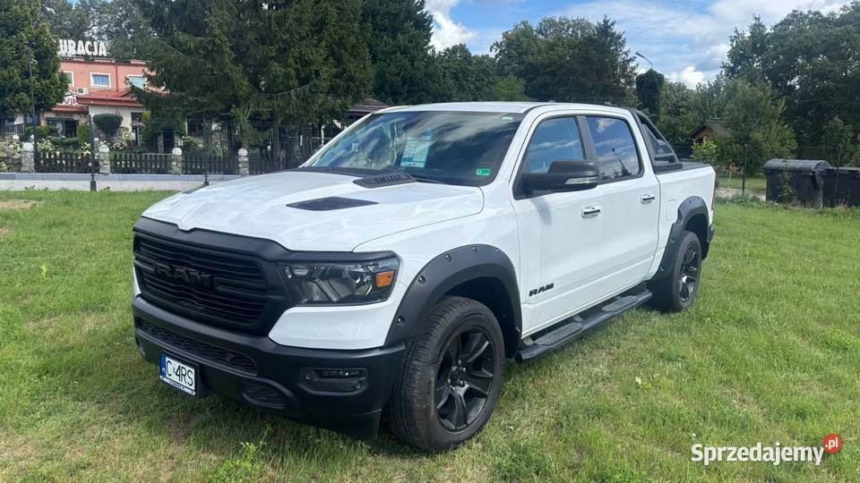 Ram 1500 57 HEMI V8 4x4 2019 395 Automat mały biały kujawsko-pomorskie Ślesin