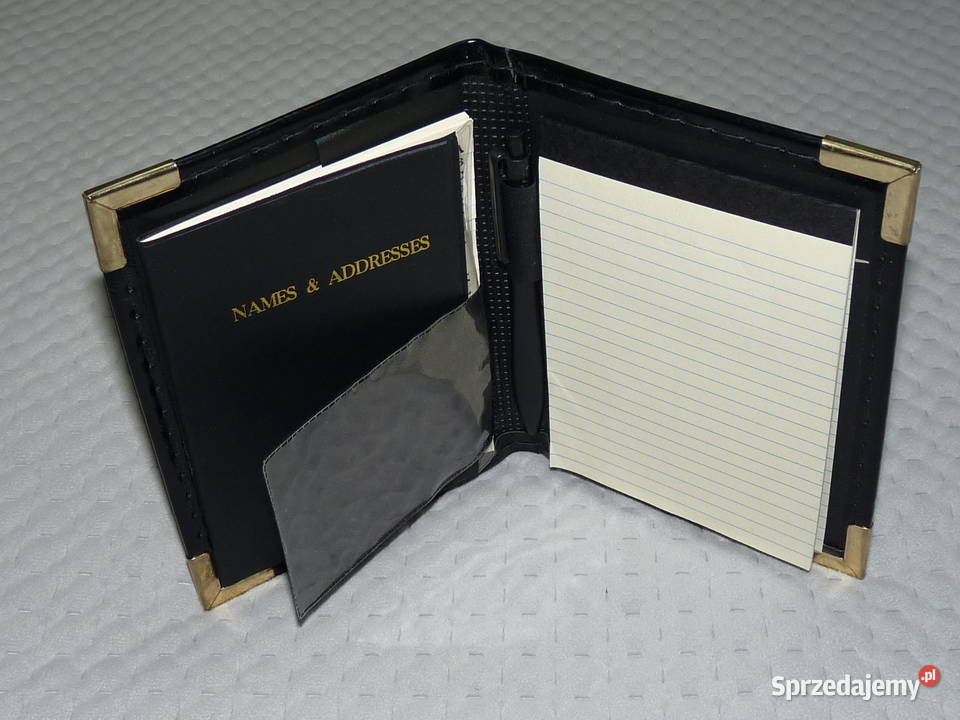 Notes z książeczką adresową w czarnej okładce