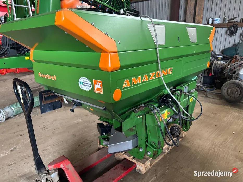 Rozsiewacz nawozu Amazone M Profis 2500 z wagą Janów