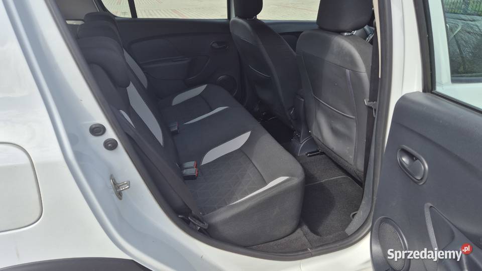 DACIA 15 90 DCI AUTOMAT OPŁATACH gniazdo AUX Dacia Rzeszów