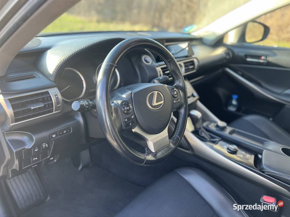 Lexus is300h 2014 wielkopolskie Poznań