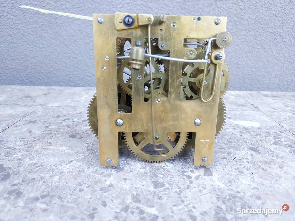 800 Mechanizm starego zegara ściennego Junghans Tczew