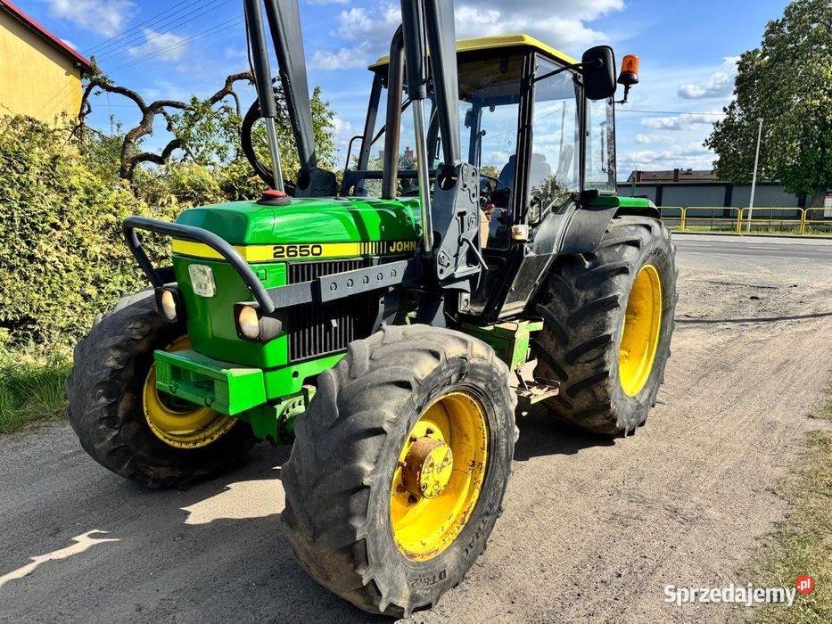 John Deere 2650 z turem Konarzyny