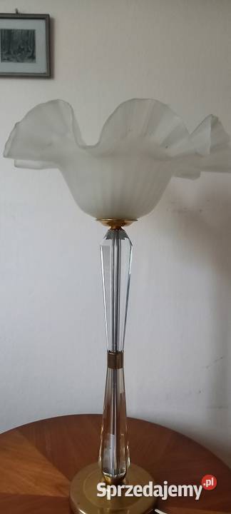 Piękna kryształowa lampa klosz z kryzą