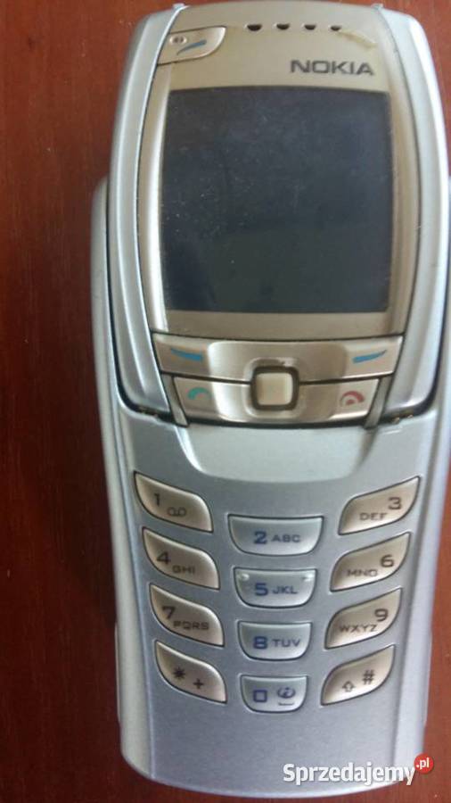 Telefon komórkowy z rozkładaną klawiaturą